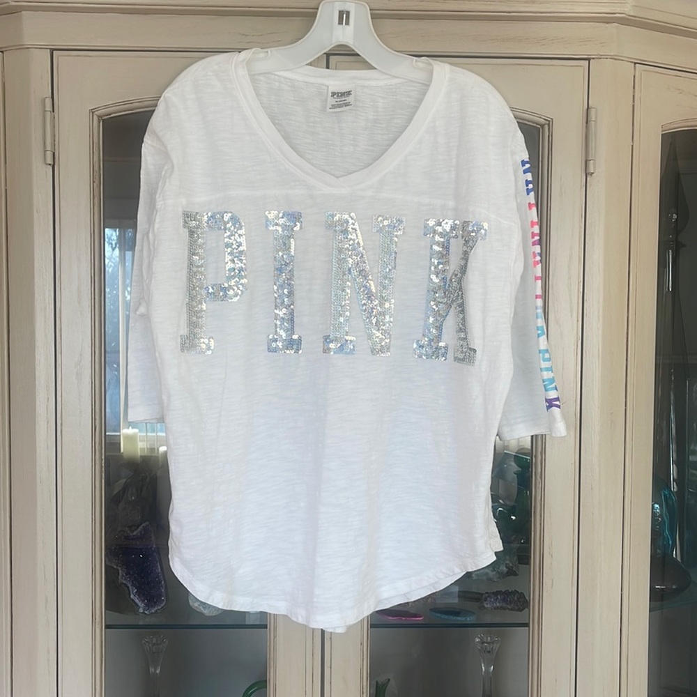 Pink 3/4 sleeve T-shirt V-neck size medium